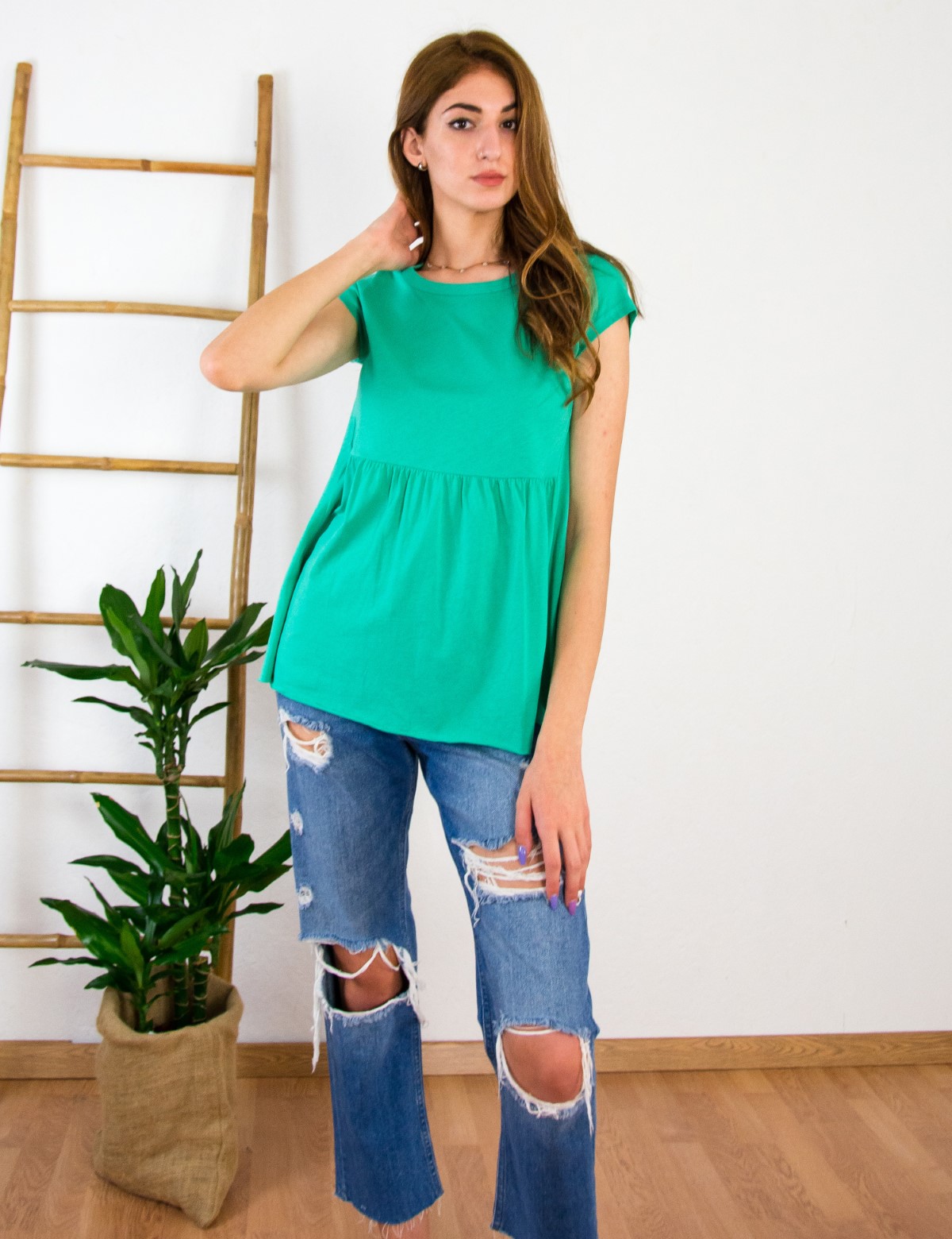 Lipsy γυναικεία πράσινη κοντομάνικη μπλούζα με βολάν 1210059B
